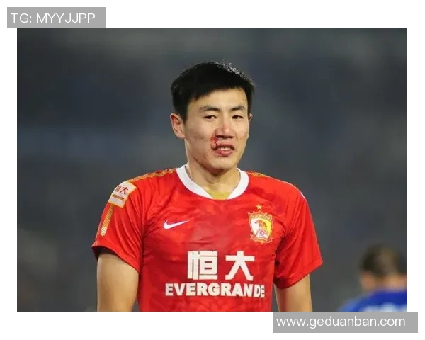 中国足球明星与观众激烈对骂引发热议球迷情绪为何如此高涨